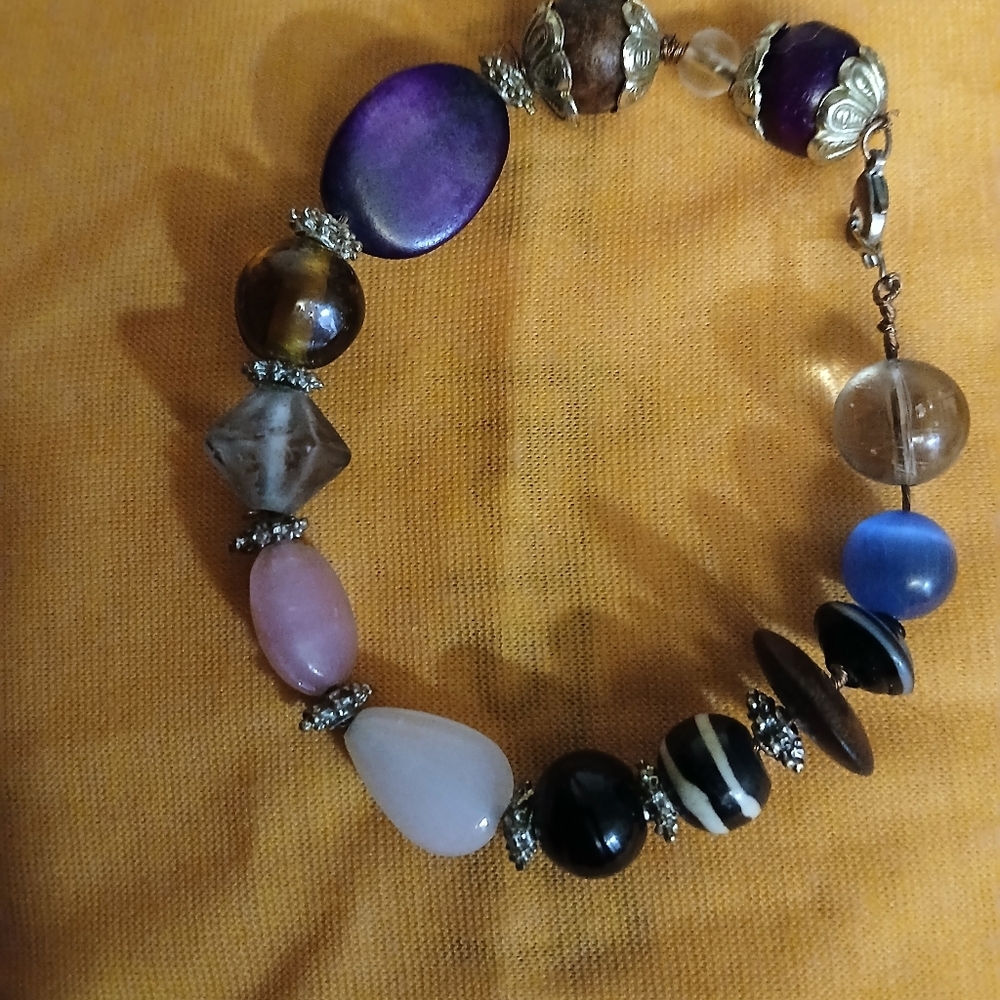 Multi beaded bracelet - Picture 3 of 5